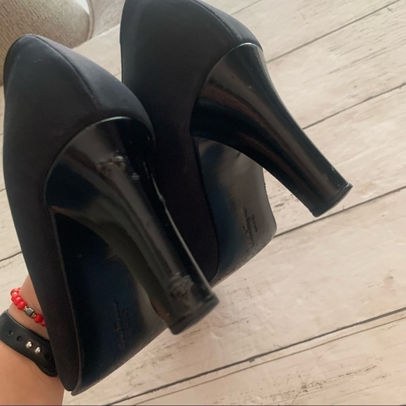 Ferragamo Shoe String Bow Pumps Black Heels Size 8 Vintage Round Toe - Picture 9 of 11